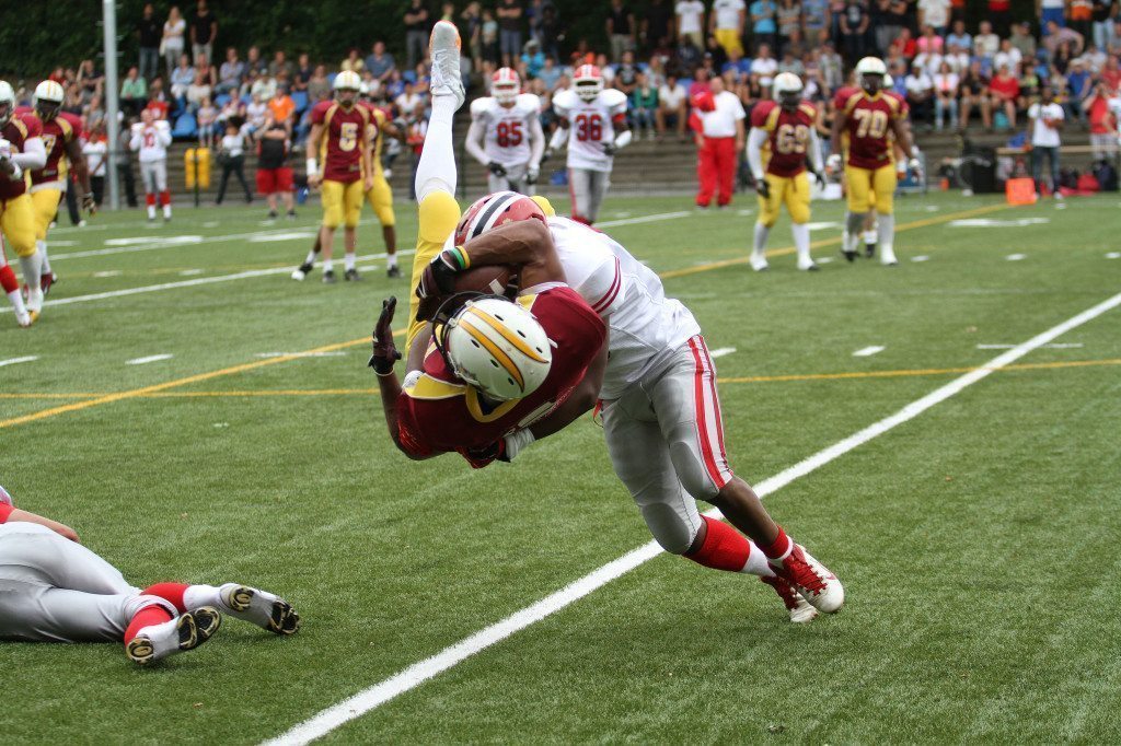 06-07-2014: American Football: Alphen Eagles v Amsterdam Crusaders: Arnhem