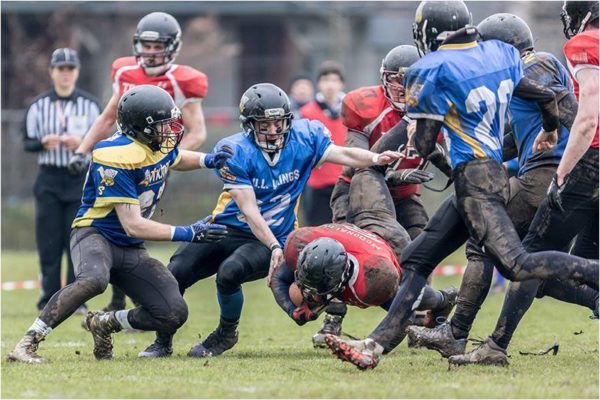 Vikings defence holds on to win. Photography by Keith Elgin