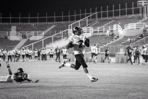 Above: Ceará Caçadores all-purpose athlete, TB Battle finishes a 75 yard run in the end zone.