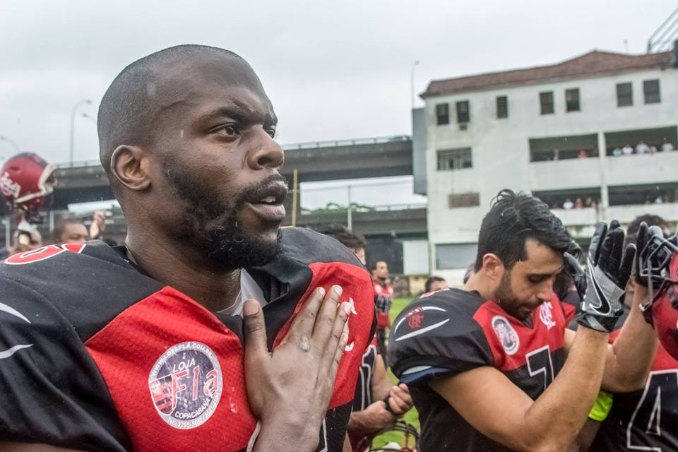 Flamengo quarterback, KC Frost (foreground) has found a new target this season in talented receiver, Patrick Dutton Tavares (background). Photo credit: Jayson Braga