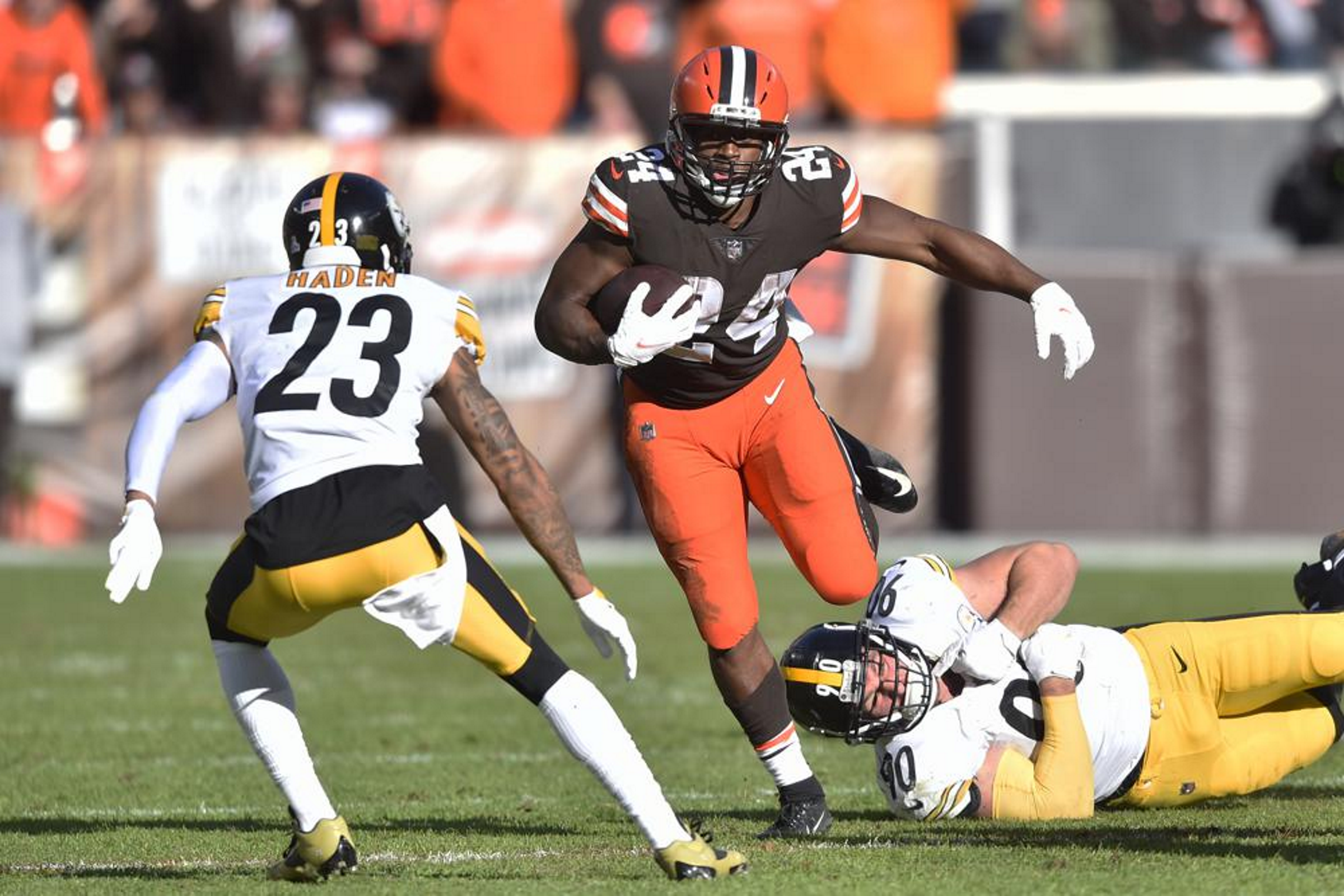 Browns' Chubb still uncertain for Pats after positive test
