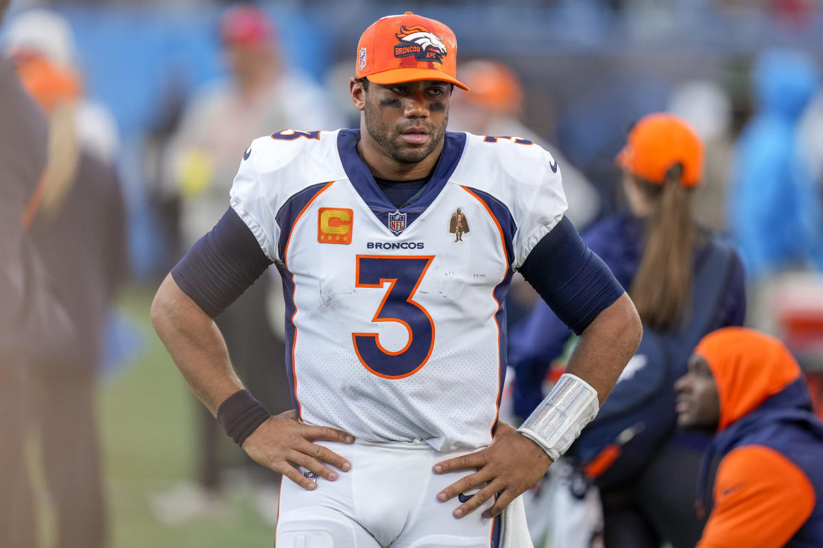 Broncos QB Russell Wilson 'devastated' by HC Nathaniel Hackett's firing: 'I  wish I could've played better for him'