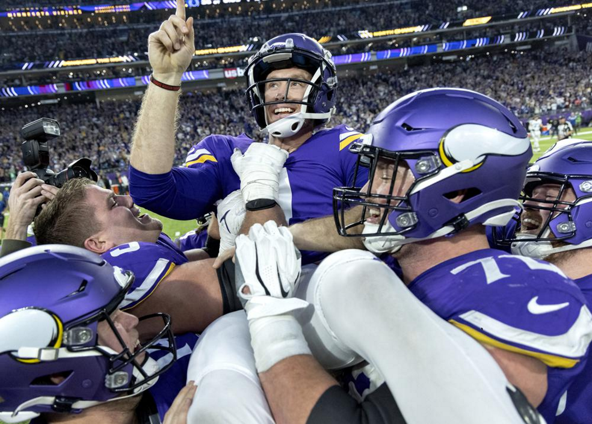 Who will the Minnesota Vikings play when the playoffs kick off