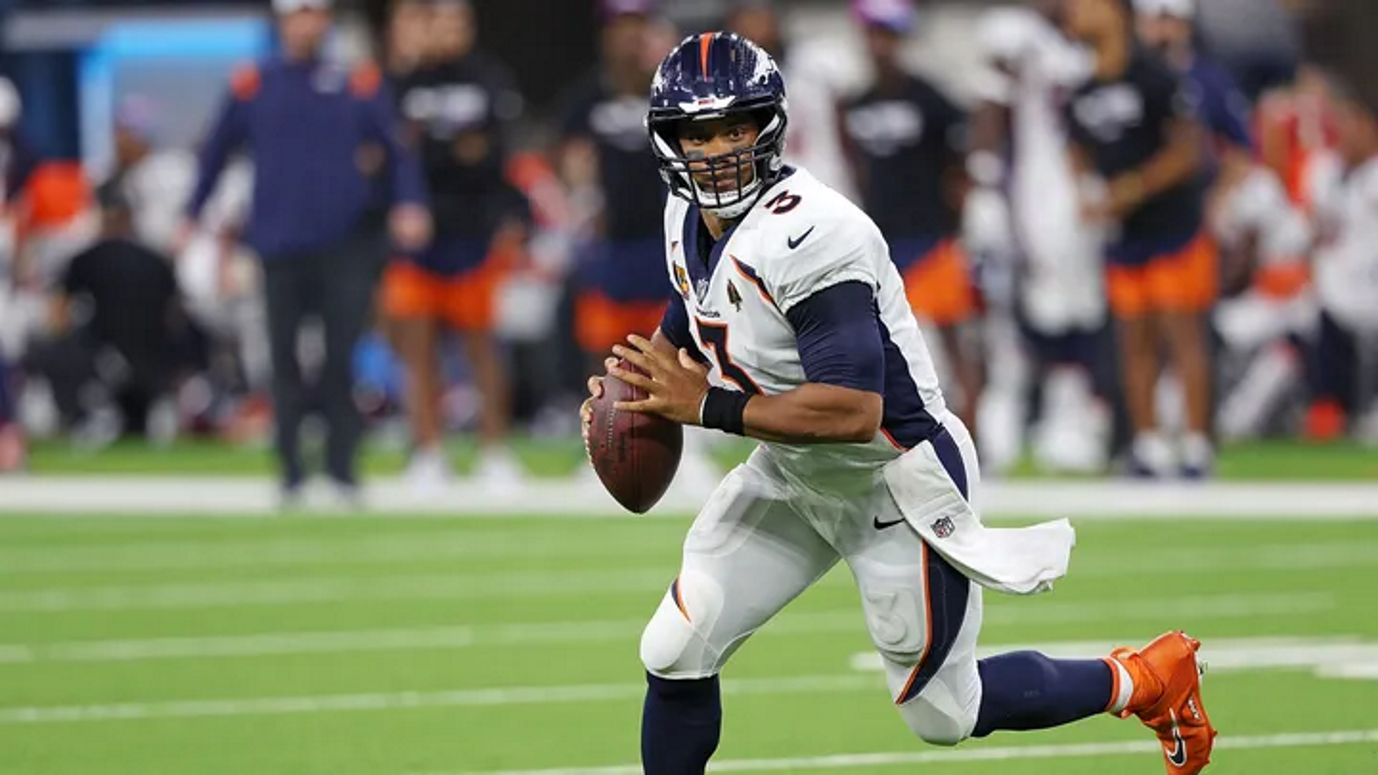 Broncos' Russell Wilson out against Jets with hamstring injury