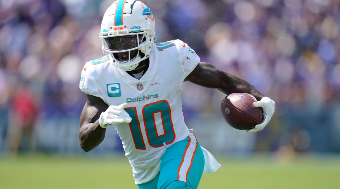 Dolphins WR Tyreek Hill on surpassing 1,000-yard mark in eight